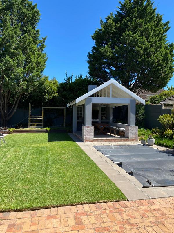 To Let 4 Bedroom Property for Rent in Kreupelbosch Western Cape